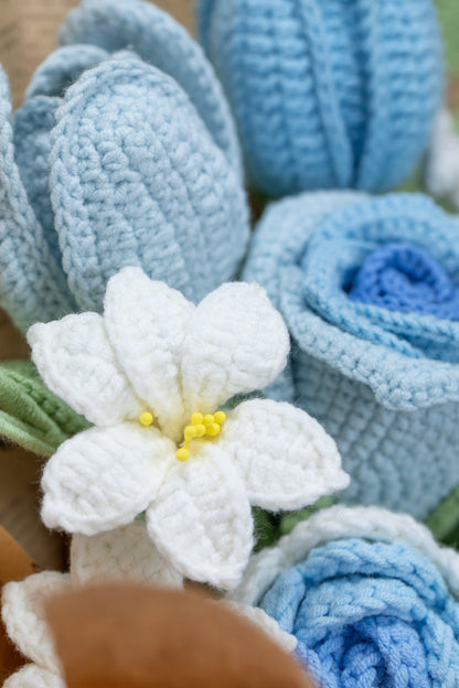Blue Rose with Lily Bouquet