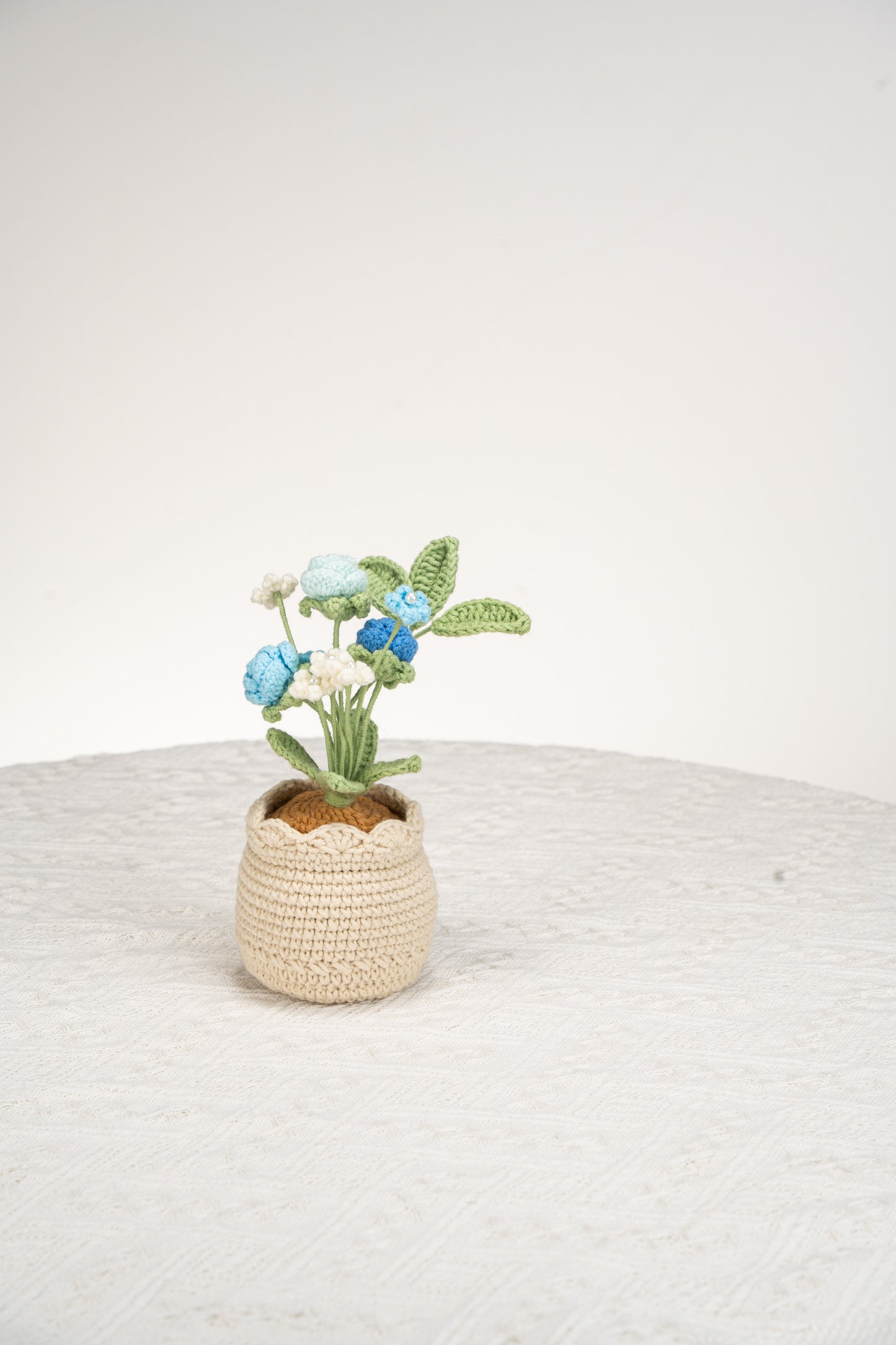 blue rose and baby's breath