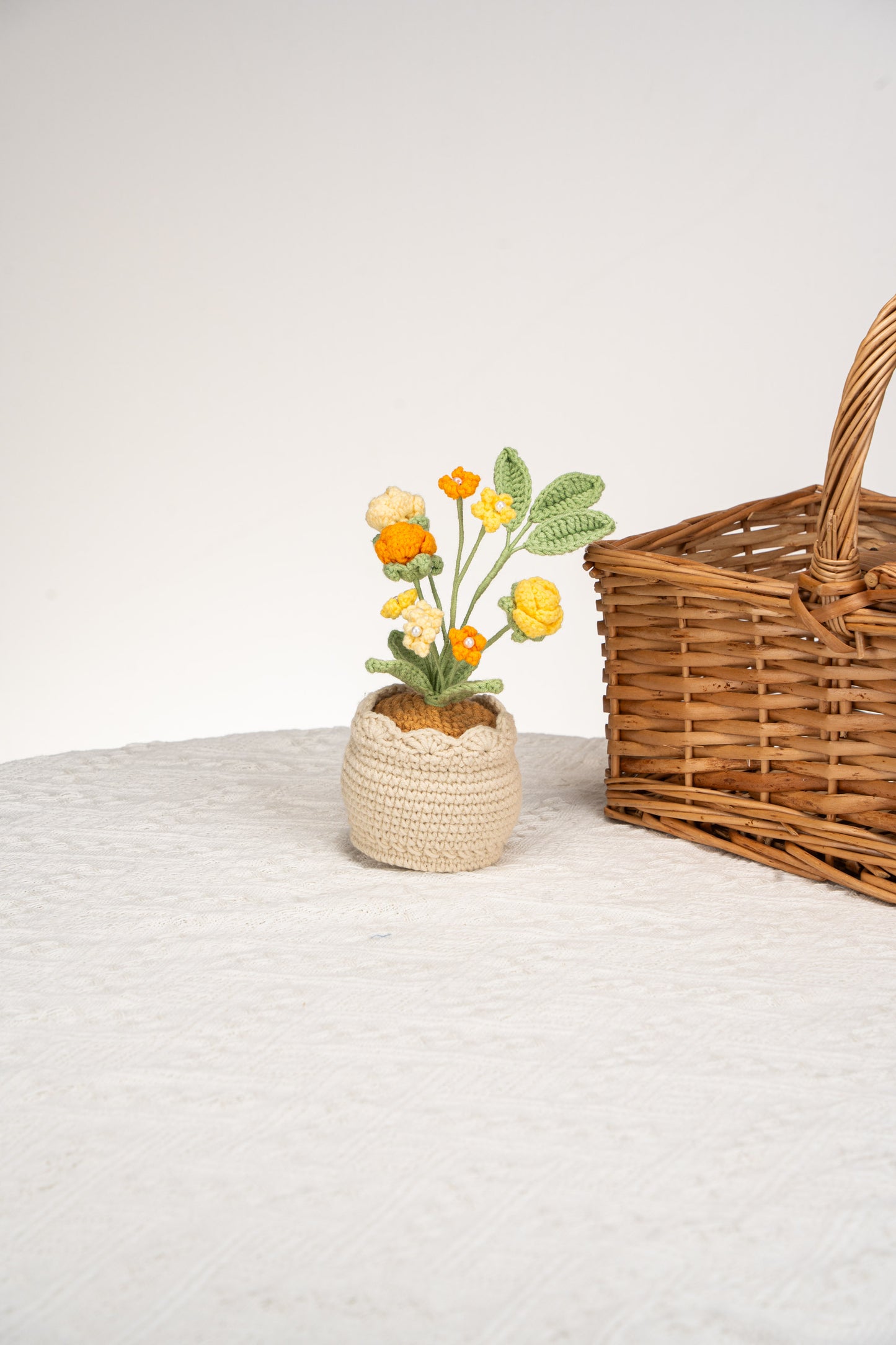 yellow rose and baby's breath