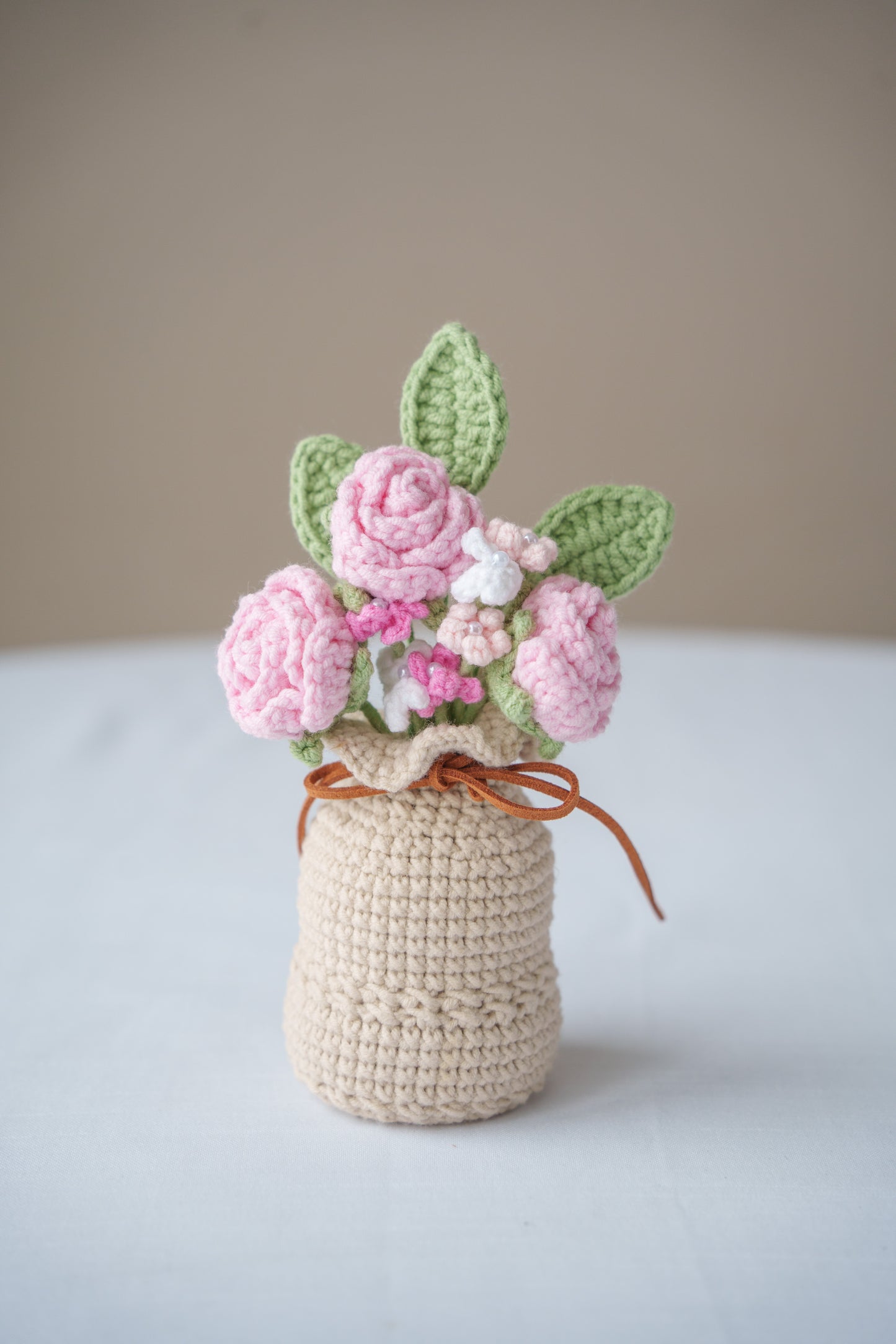 Pink rose and baby's breath