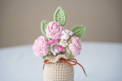 Pink rose and baby's breath