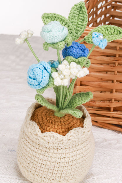 blue rose and baby's breath