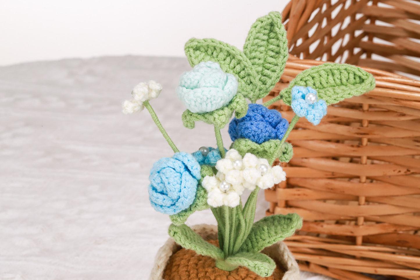 blue rose and baby's breath