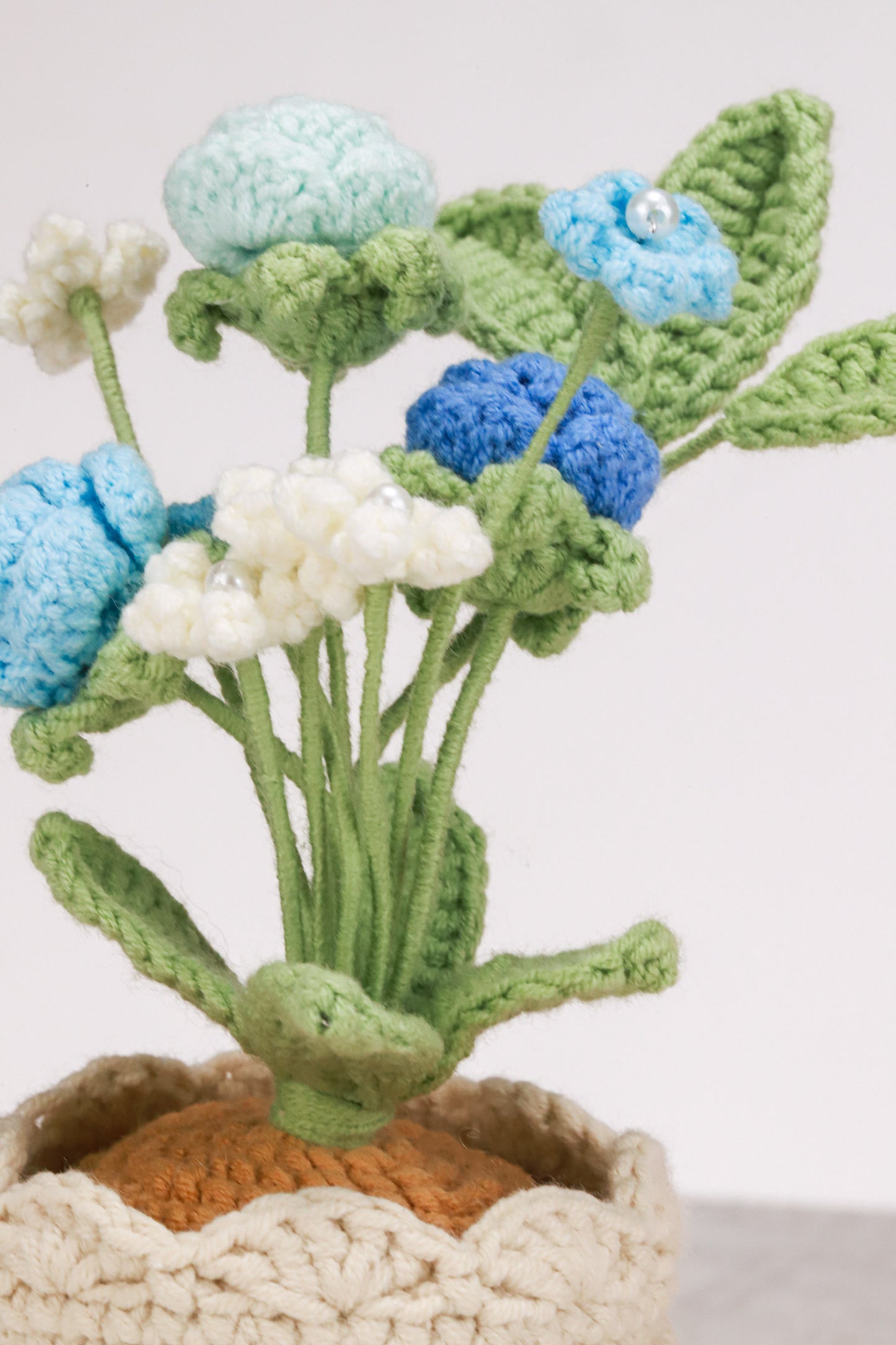 blue rose and baby's breath